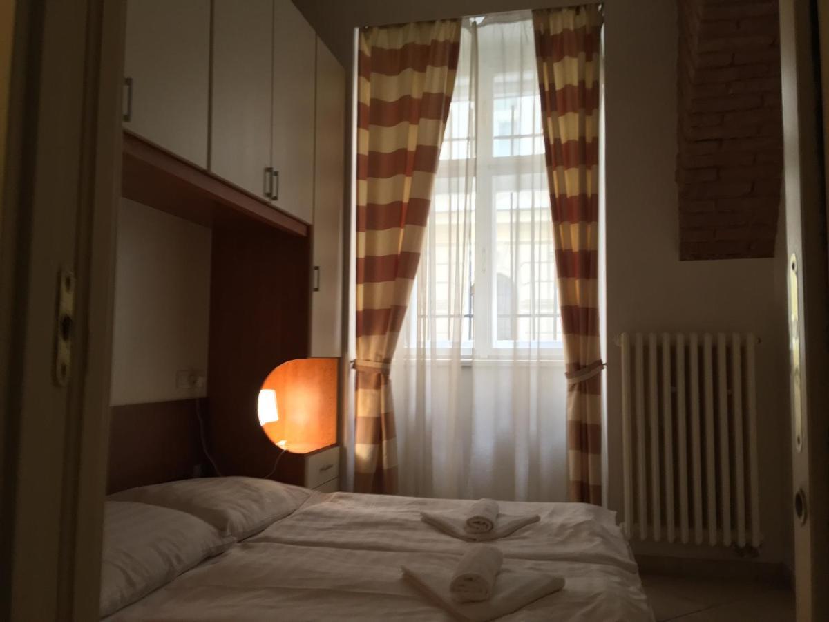 פראג Residence La Familia מראה חיצוני תמונה
